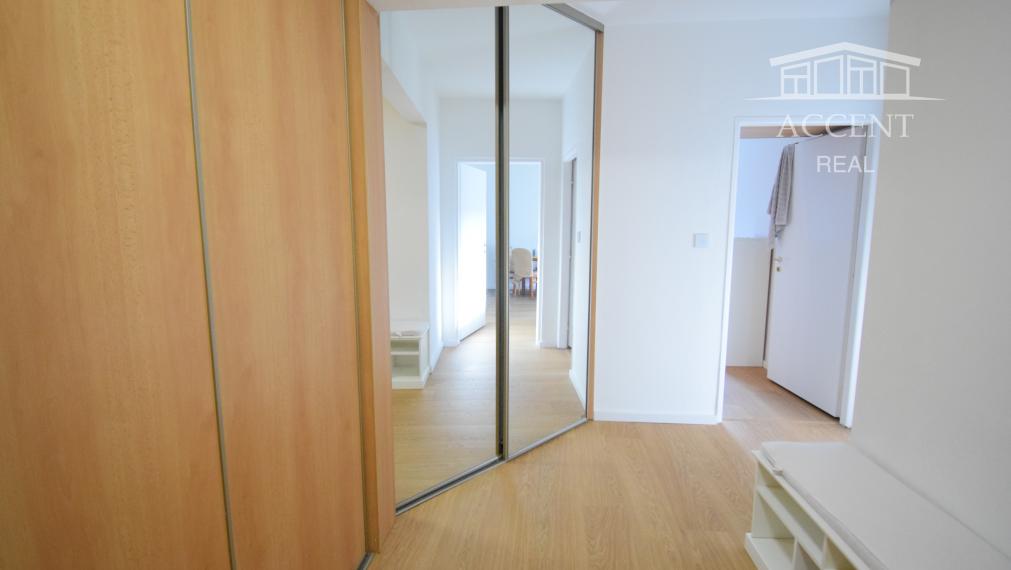 PRIESTRANNÝ 2-IZBOVÝ BYT S BALKÓNOM A PIVNICOU(57M2) - DVOJKRÍŽNA ULICA