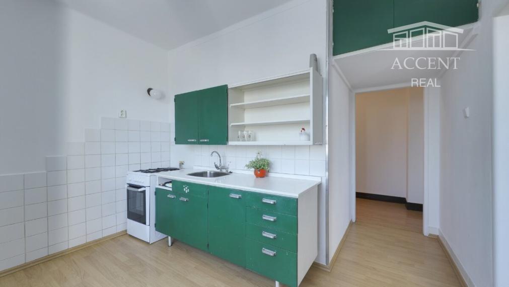 PREDAJ 2 izbového bytu  pôvodnom STAVE V RUŽINOVE