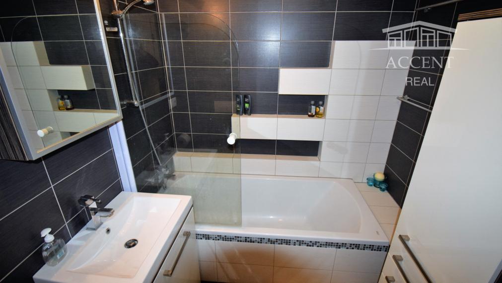 VEĽMI PEKNÝ 1-IZBOVÝ BYT(37M2) S PARKOVACÍM MIESTOM V UZAVRETOM REZIDENČNOM AREÁLI