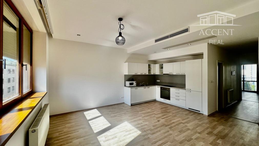 REZERVOVANÉ -  LUKRATÍVNY KLIMATIZOVANÝ  3-IZBOVÝ BYT (91M2) S BALKÓNOM A S 2 KÚPEĽŇAMI V EXKLUZÍVNOM CITY GATE NA PEŠEJ ZÓNE -GORKÉHO/LAURINSKÁ