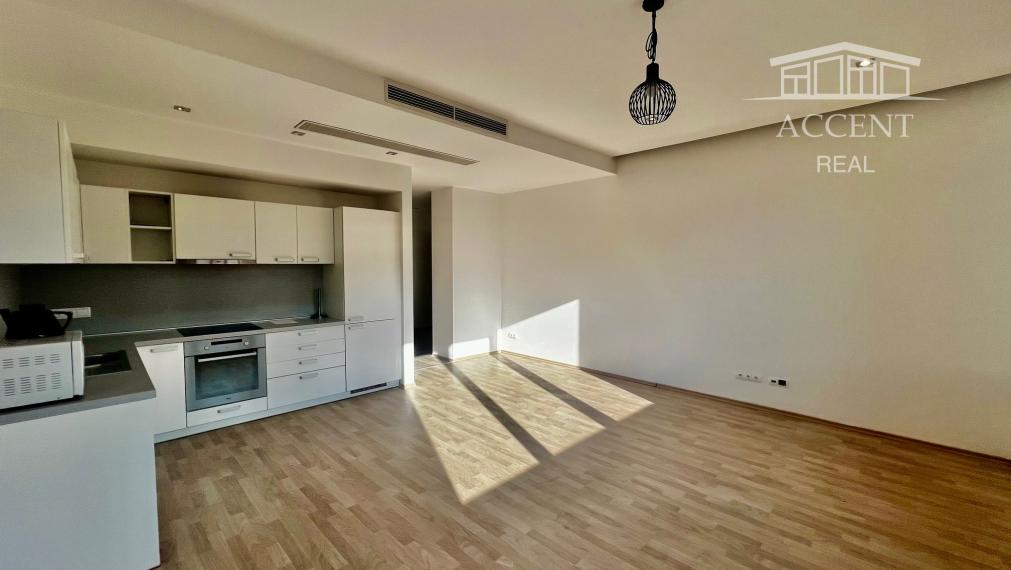 REZERVOVANÉ -  LUKRATÍVNY KLIMATIZOVANÝ  3-IZBOVÝ BYT (91M2) S BALKÓNOM A S 2 KÚPEĽŇAMI V EXKLUZÍVNOM CITY GATE NA PEŠEJ ZÓNE -GORKÉHO/LAURINSKÁ