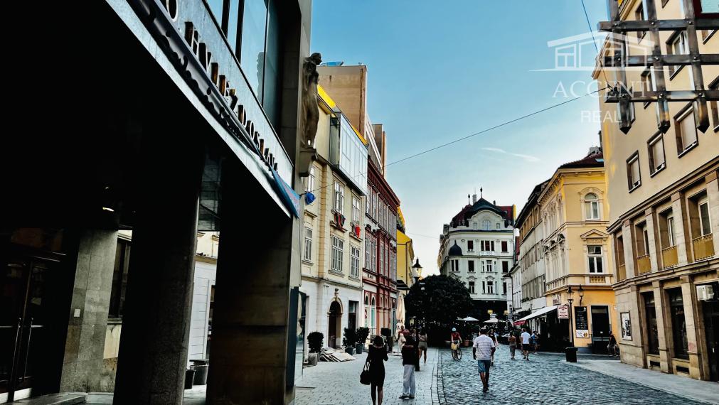 REZERVOVANÉ -  LUKRATÍVNY KLIMATIZOVANÝ  3-IZBOVÝ BYT (91M2) S BALKÓNOM A S 2 KÚPEĽŇAMI V EXKLUZÍVNOM CITY GATE NA PEŠEJ ZÓNE -GORKÉHO/LAURINSKÁ