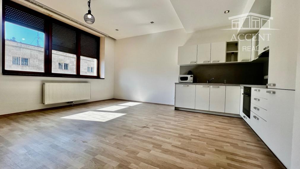 REZERVOVANÉ -  LUKRATÍVNY KLIMATIZOVANÝ  3-IZBOVÝ BYT (91M2) S BALKÓNOM A S 2 KÚPEĽŇAMI V EXKLUZÍVNOM CITY GATE NA PEŠEJ ZÓNE -GORKÉHO/LAURINSKÁ