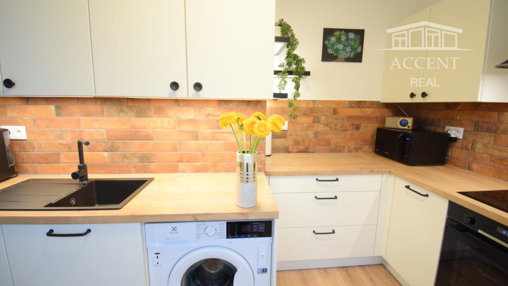 PREDAJ KRÁSNEHO,KOMPLETNE ZREKONŠTRUOVANÉHO 3 IZBOVÉHO BYTU (70 M2)V RUŽINOVE VO VÝBORNEJ LOKALITE PLNEJ ZELENE