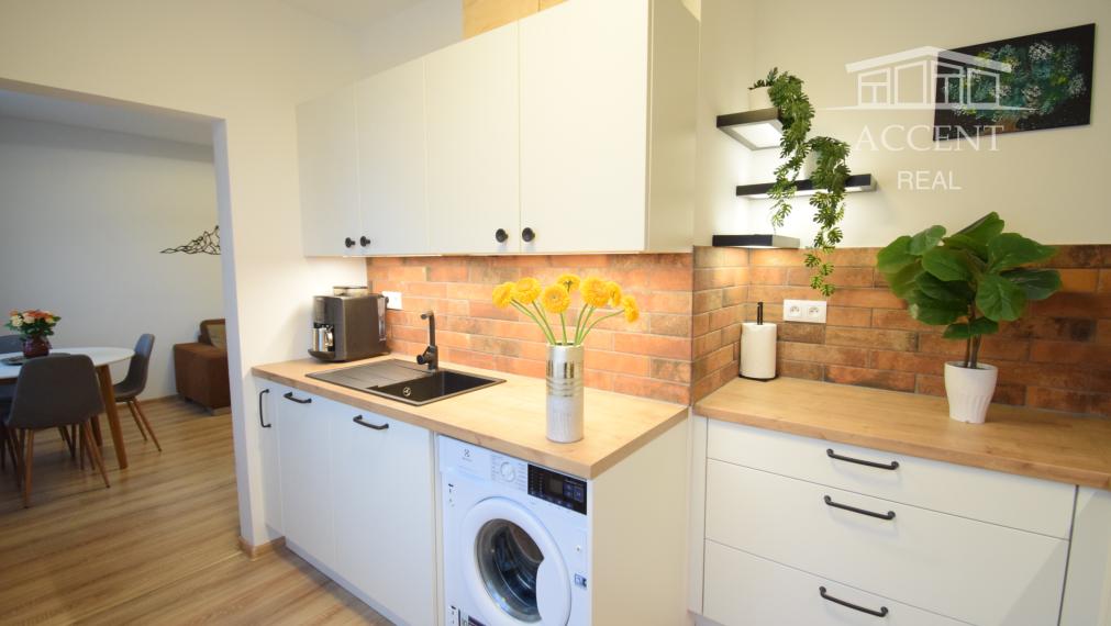 PREDAJ KRÁSNEHO,KOMPLETNE ZREKONŠTRUOVANÉHO 3 IZBOVÉHO BYTU (70 M2)V RUŽINOVE VO VÝBORNEJ LOKALITE PLNEJ ZELENE