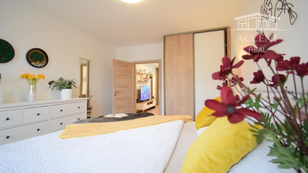 PREDAJ KRÁSNEHO,KOMPLETNE ZREKONŠTRUOVANÉHO 3 IZBOVÉHO BYTU (70 M2)V RUŽINOVE VO VÝBORNEJ LOKALITE PLNEJ ZELENE