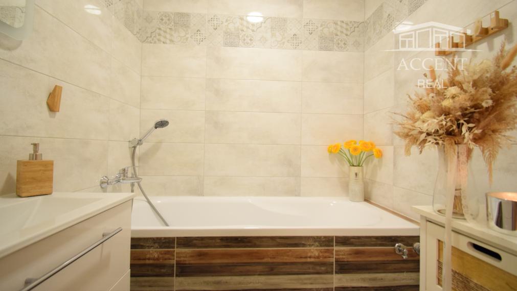 PREDAJ KRÁSNEHO,KOMPLETNE ZREKONŠTRUOVANÉHO 3 IZBOVÉHO BYTU (70 M2)V RUŽINOVE VO VÝBORNEJ LOKALITE PLNEJ ZELENE