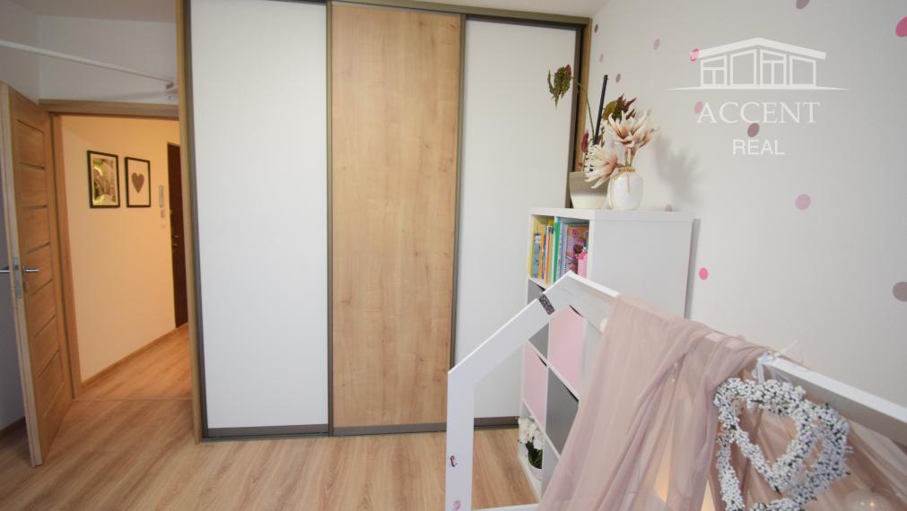 PREDAJ KRÁSNEHO,KOMPLETNE ZREKONŠTRUOVANÉHO 3 IZBOVÉHO BYTU (70 M2)V RUŽINOVE VO VÝBORNEJ LOKALITE PLNEJ ZELENE