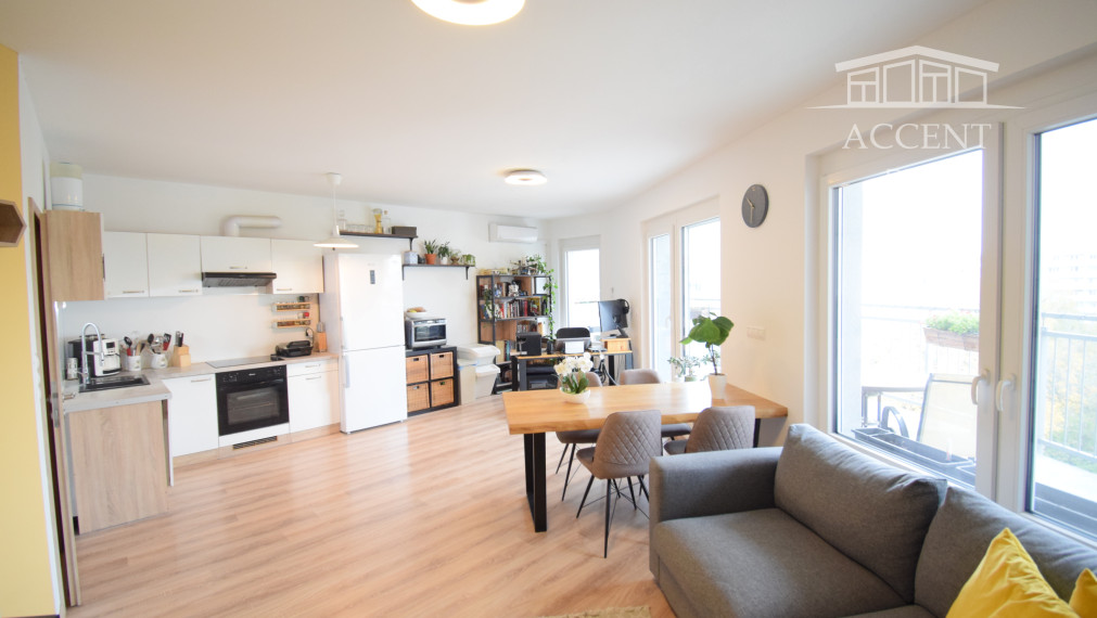 REZERVOVANÝ - PREDAJ KRÁSNEJ 2 - IZBOVEJ NOVOSTAVBY(84,3M2) S VEĽKOU TERASOU(26,70m2),PARKOVACÍM MIESTOM A PIVNIČNOU KOBKOU