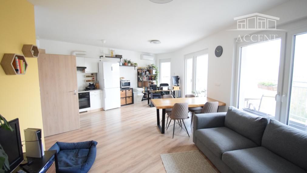 REZERVOVANÝ - PREDAJ KRÁSNEJ 2 - IZBOVEJ NOVOSTAVBY(84,3M2) S VEĽKOU TERASOU(26,70m2),PARKOVACÍM MIESTOM A PIVNIČNOU KOBKOU