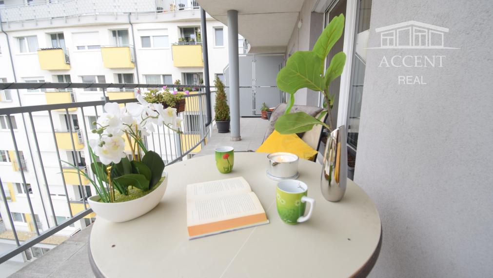 REZERVOVANÝ - PREDAJ KRÁSNEJ 2 - IZBOVEJ NOVOSTAVBY(84,3M2) S VEĽKOU TERASOU(26,70m2),PARKOVACÍM MIESTOM A PIVNIČNOU KOBKOU