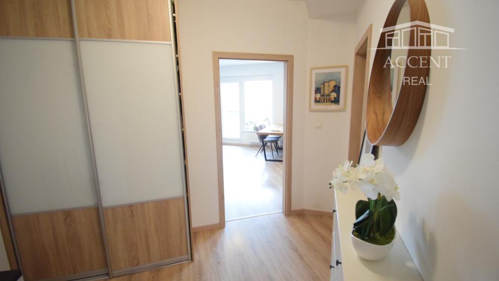 REZERVOVANÝ - PREDAJ KRÁSNEJ 2 - IZBOVEJ NOVOSTAVBY(84,3M2) S VEĽKOU TERASOU(26,70m2),PARKOVACÍM MIESTOM A PIVNIČNOU KOBKOU