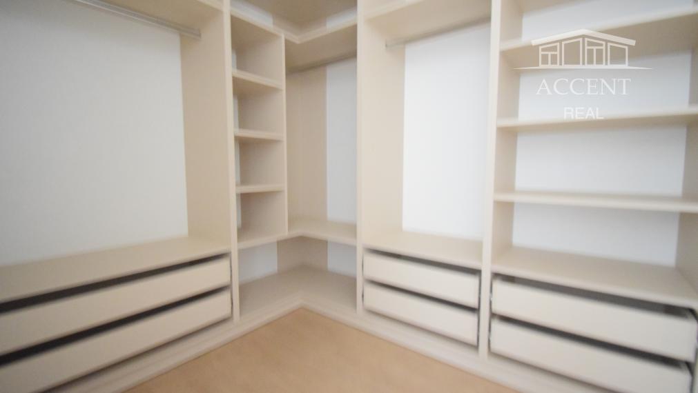 PRIESTRANNÝ 3-IZBOVÝ BYT S VEĽKOU LOGGIOU (89M2) V ŠTANDARDE S KUCHYNSKOU LINKOU, VEĽKÝ WALK IN ŠATNÍK