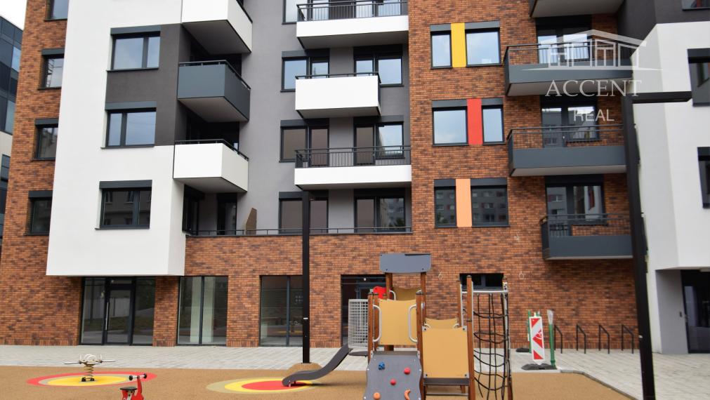 VEĽMI PEKNÝ DVOJIZBOVÝ BYT S KLIMATIZÁCIOU A PARKINGOM(60M2) V NOVOSTAVBE STEIN - STARÉ MESTO