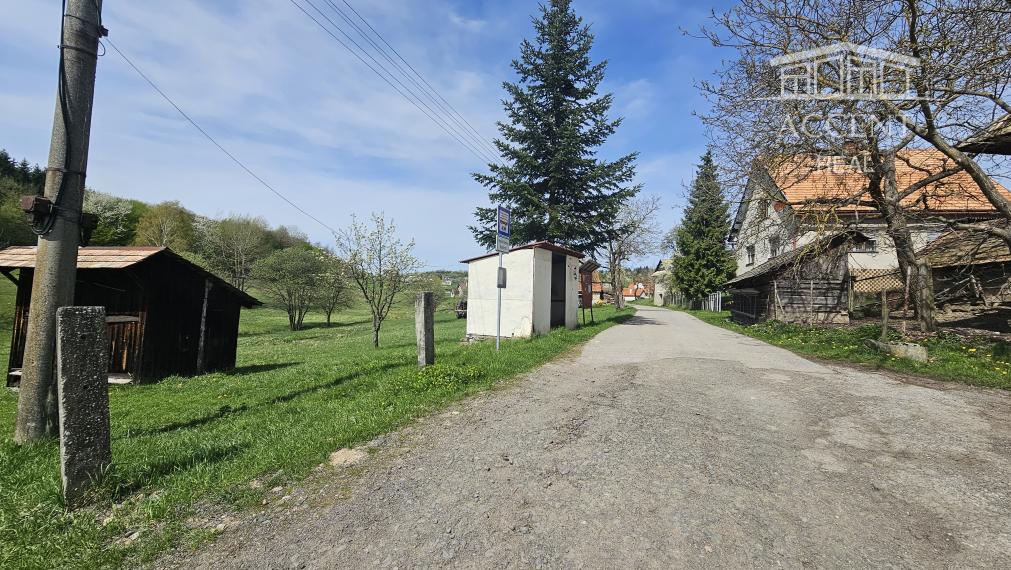 KOSTIVRCH - NÁDHERNÉ STAVEBNÉ POZEMKY NA DOMY A CHATY(2 x 758m2) V MALEBNOM PROSTREDÍ