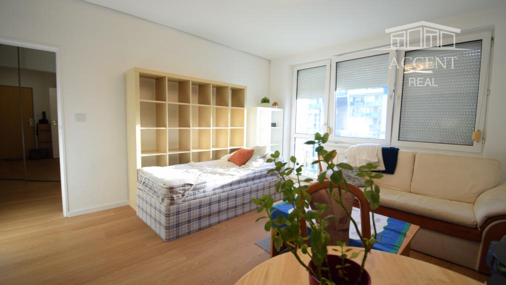 PEKNÝ 2-IZBOVÝ BYT S BALKÓNOM A PIVNICOU(57M2) - DVOJKRÍŽNA ULICA