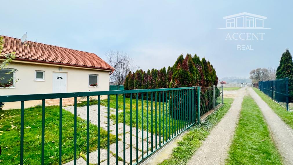 PEKNÝ REKREAČNÝ POZEMOK (ZÁHRADA, 818M2) V ČUNOVE