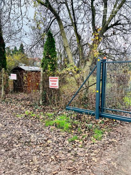 PEKNÝ REKREAČNÝ POZEMOK (ZÁHRADA, 818M2) V ČUNOVE