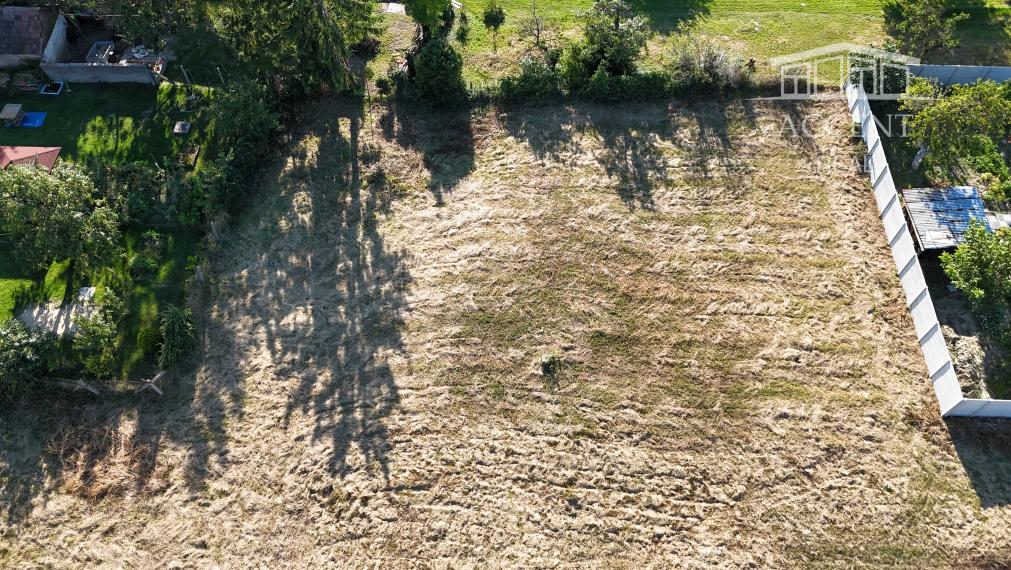 STAVEBNÝ POZEMOK PRE RODINNÉ DOMY (2556M2) - MOST PRI BRATISLAVE