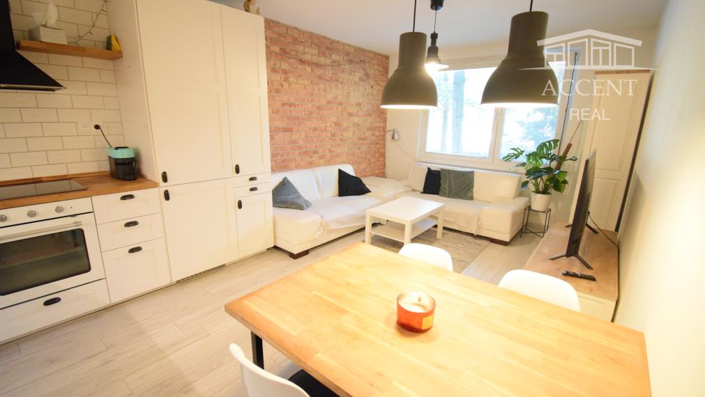 KVALITNE ZREKONŠTRUOVANÝ 3-IZBOVÝ BYT  V RUŽINOVE V  SKVELEJ LOKALITE PLNEJ ZELENE - CHLUMECKÉHO