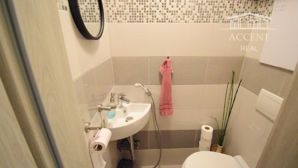 KVALITNE ZREKONŠTRUOVANÝ 3-IZBOVÝ BYT  V RUŽINOVE V  SKVELEJ LOKALITE PLNEJ ZELENE - CHLUMECKÉHO