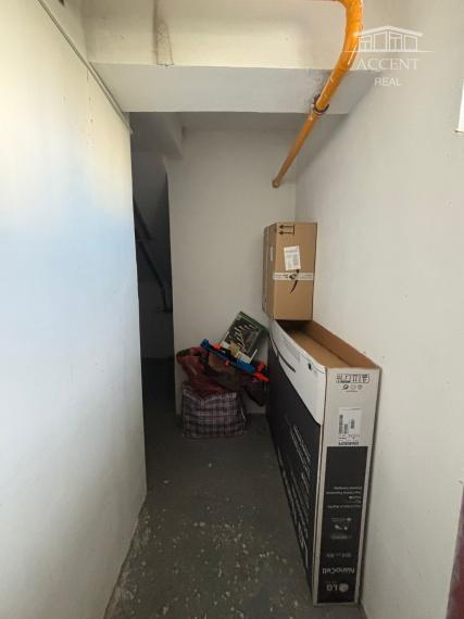 PREDAJ - 2 IZBOVÝ ZREKONŠTRUOVANÝ BYT V BLÍZKOSTI CENTRA MESTA V TRENČÍNE .