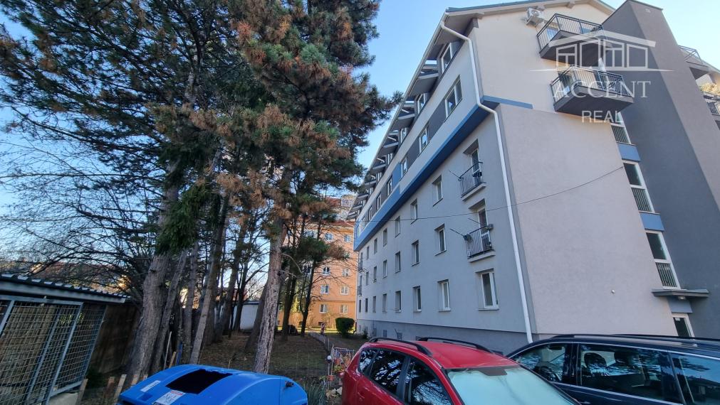 PRENÁJOM PEKNÉHO 1 - IZBOVÉHO BYTU PRI OC VIVO