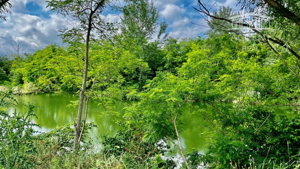 REKREAČNÝ POZEMOK (672M2) -ZELENÁ VODA- MOST PRI BRATISLAVE