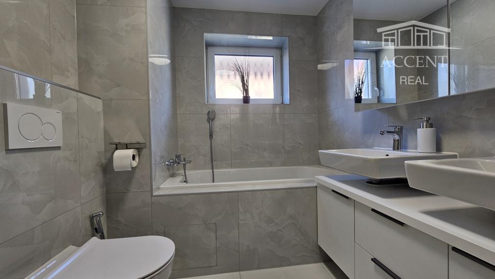 PRIESTRANNÝ, ÚPLNE NOVÝ  3-IZBOVÝ BYT S PARKOVANÍM A PIVNICOU(83M2) - PASIENKOVÁ ULICA