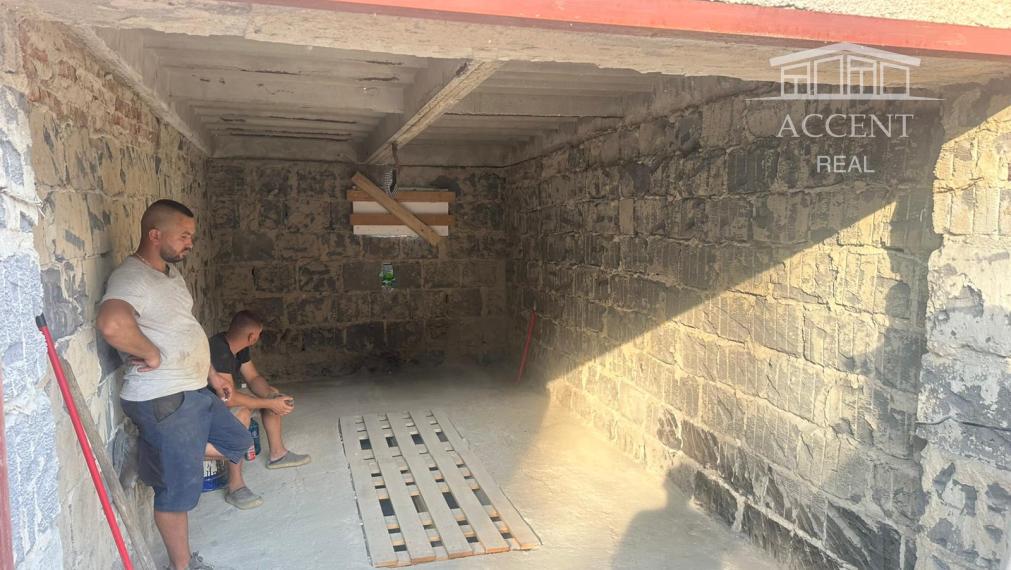 PREDAJ KOMPLETNE ZREKONŠTRUOVANEJ  GARÁŽE NA HANÁCKEJ ULICI V RUŽINOVE