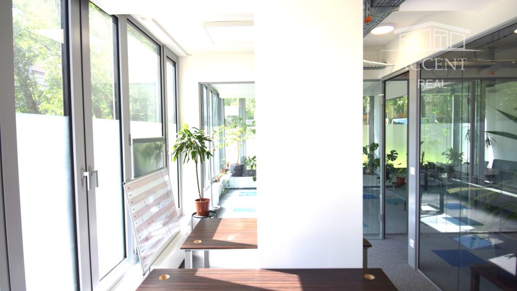 OBCHODNÉ PRIESTORY, KANCELÁRIE NA RAČIANSKEJ ULICI S PARKOVACÍMI MIESTAMI ZA VÝBORNÚ CENU