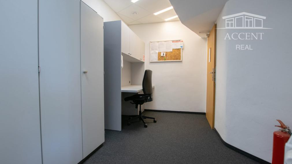 TROJPODLAŽNÁ POLYFUNKČNÁ BUDOVA V RUŽINOVE (414M2) - FREKVENTOVANÁ GALVANIHO ULICA