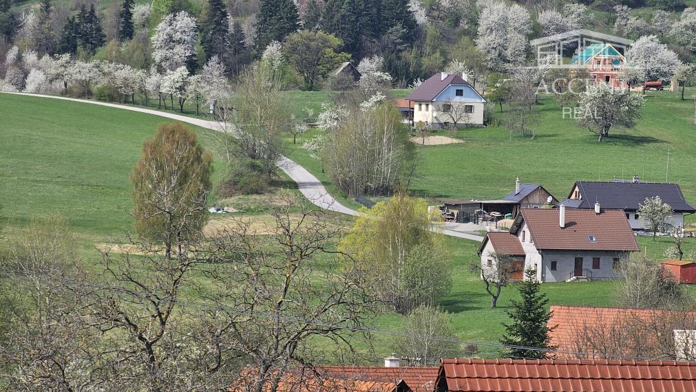 KOSTIVRCH - NÁDHERNÉ STAVEBNÉ POZEMKY NA DOMY A CHATY(2 x 758m2) V MALEBNOM PROSTREDÍ