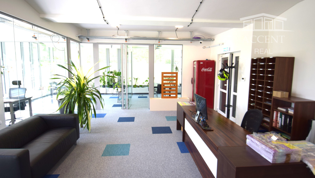 OBCHODNÉ PRIESTORY, KANCELÁRIE NA RAČIANSKEJ ULICI S PARKOVACÍMI MIESTAMI ZA VÝBORNÚ CENU