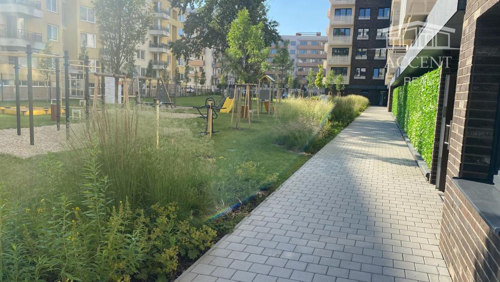 PREDAJ MODERNEJ 2 IZBOVEJ NOVOSTAVBY  S BALKÓNOM, PARKOVACÍM MIESTOM A PIVNIČNOU KOBKOU