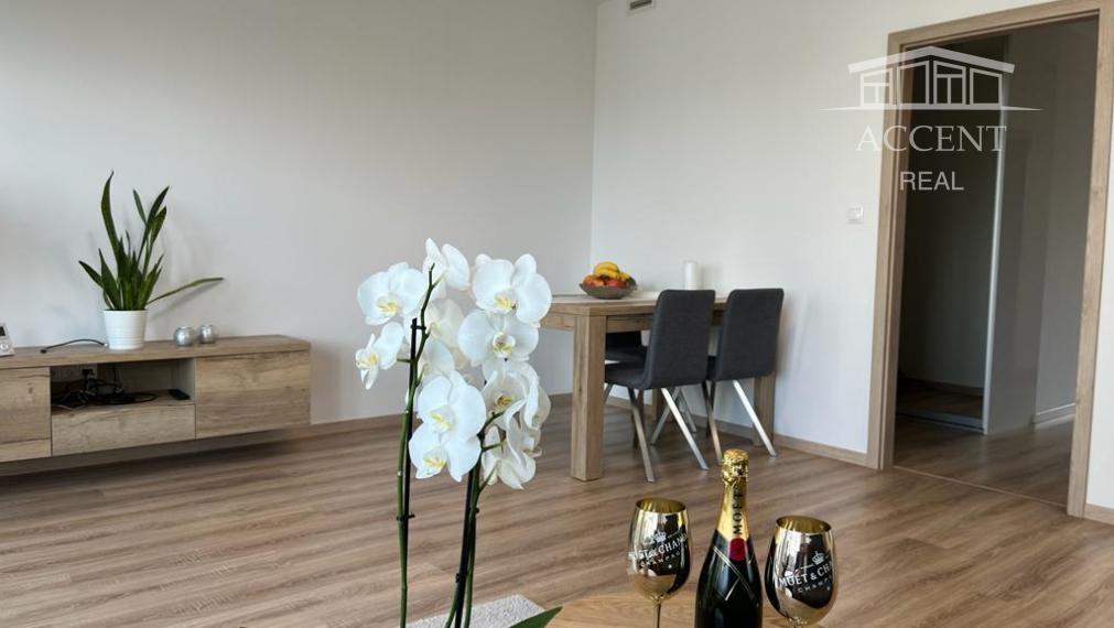 PRENÁJOM  KRÁSNEJ 2 - IZBOVEJ NOVOSTAVBY S BALKÓNOM A  PARKOVACÍM MIESTOM