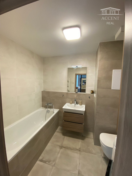 PREDAJ MODERNEJ 2 IZBOVEJ NOVOSTAVBY  S BALKÓNOM, PARKOVACÍM MIESTOM A PIVNIČNOU KOBKOU