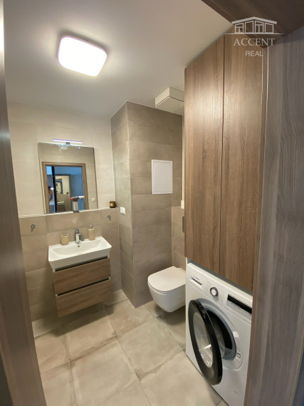 PREDAJ MODERNEJ 2 IZBOVEJ NOVOSTAVBY  S BALKÓNOM, PARKOVACÍM MIESTOM A PIVNIČNOU KOBKOU