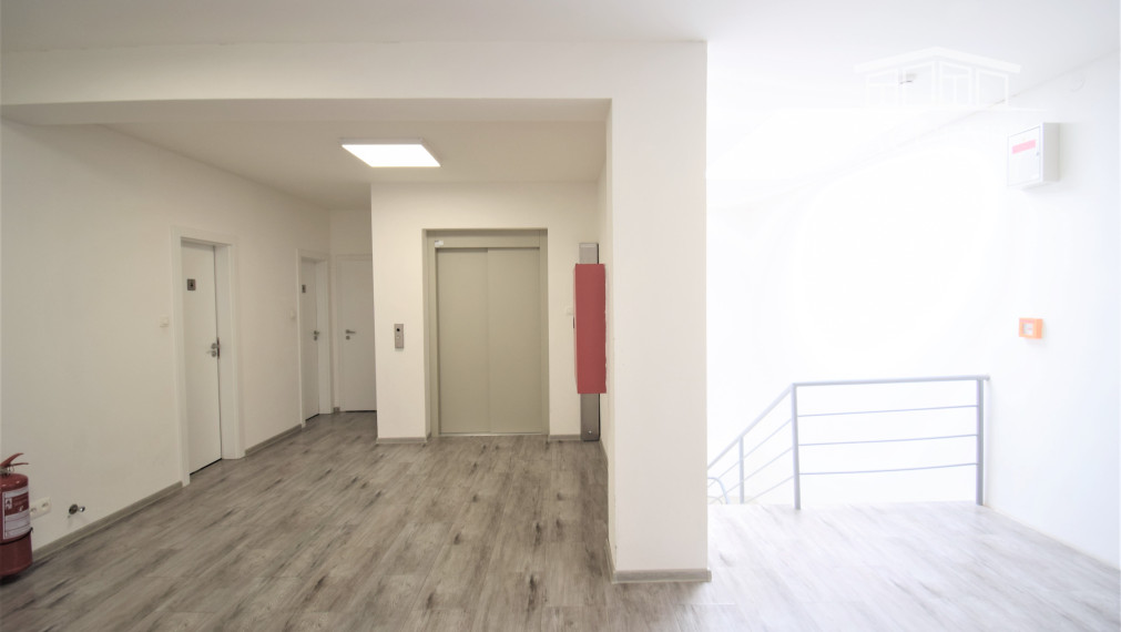 NA PRENÁJOM PRIESTOR - KANCELÁRIA / SKLAD 2 miestnosti (58m2)