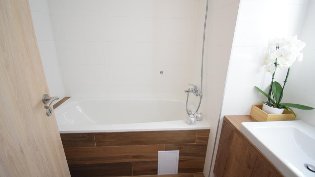 PRENÁJOM  KRÁSNEJ 2 - IZBOVEJ NOVOSTAVBY S BALKÓNOM A  PARKOVACÍM MIESTOM