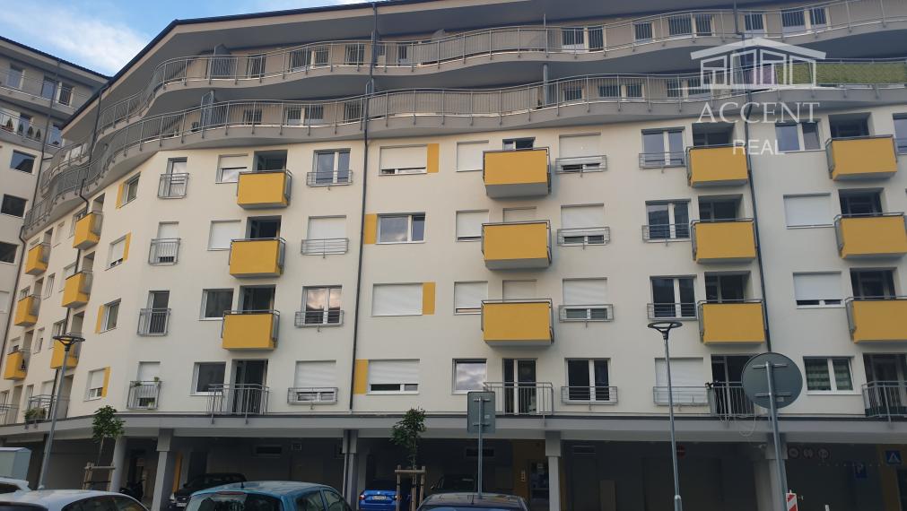 PRENÁJOM  KRÁSNEJ 2 - IZBOVEJ NOVOSTAVBY S BALKÓNOM A  PARKOVACÍM MIESTOM