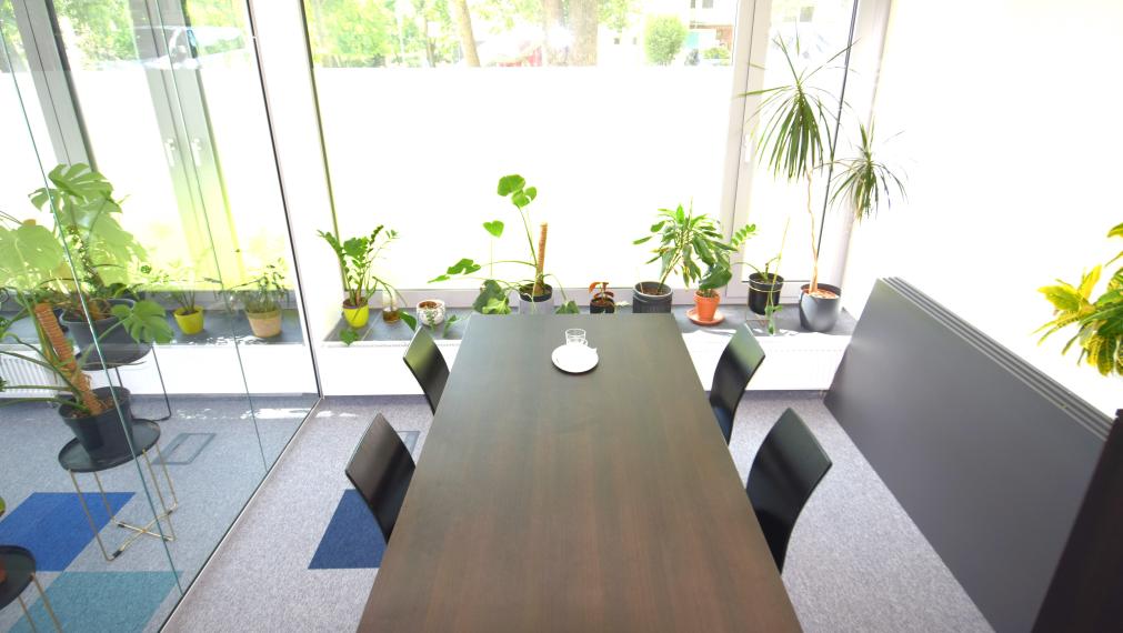 OBCHODNÉ PRIESTORY, KANCELÁRIE NA RAČIANSKEJ ULICI S PARKOVACÍMI MIESTAMI ZA VÝBORNÚ CENU