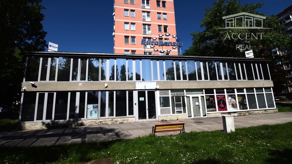 OBCHODNÉ PRIESTORY, KANCELÁRIE NA RAČIANSKEJ ULICI S PARKOVACÍMI MIESTAMI ZA VÝBORNÚ CENU