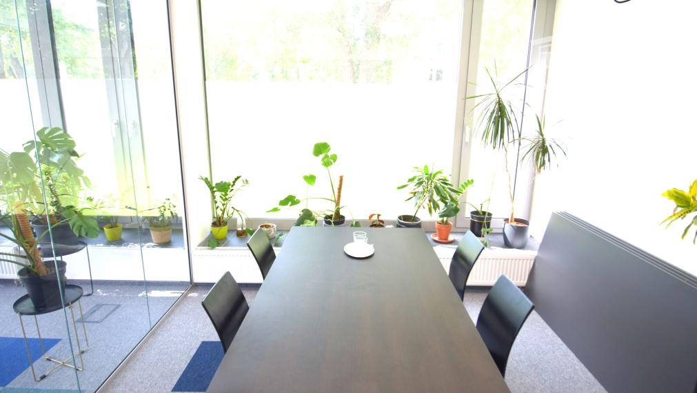 OBCHODNÉ PRIESTORY, KANCELÁRIE NA RAČIANSKEJ ULICI S PARKOVACÍMI MIESTAMI ZA VÝBORNÚ CENU