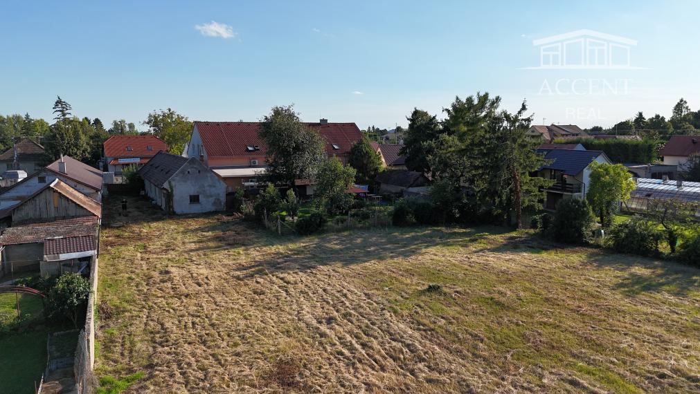 STAVEBNÝ POZEMOK PRE RODINNÉ DOMY (2556M2) - MOST PRI BRATISLAVE