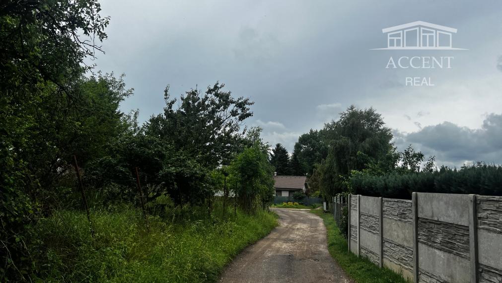 LESNÝ POZEMOK V SUSEDSTVE CHATOVEJ OSADY - 4845M2 - DEVÍNSKE JAZERO