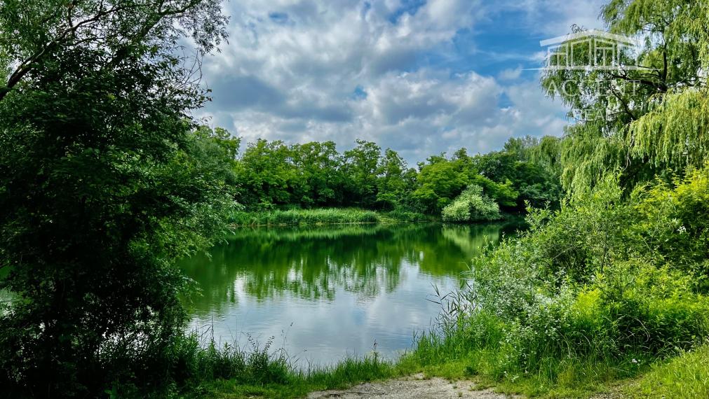 REKREAČNÝ POZEMOK (672M2) -ZELENÁ VODA- MOST PRI BRATISLAVE