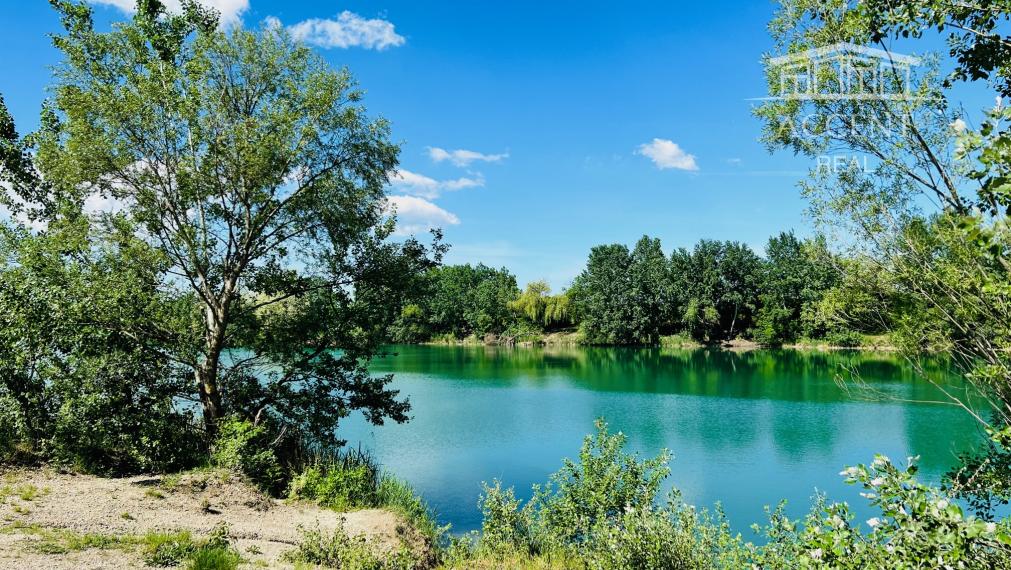 REKREAČNÝ POZEMOK (672M2) -ZELENÁ VODA- MOST PRI BRATISLAVE