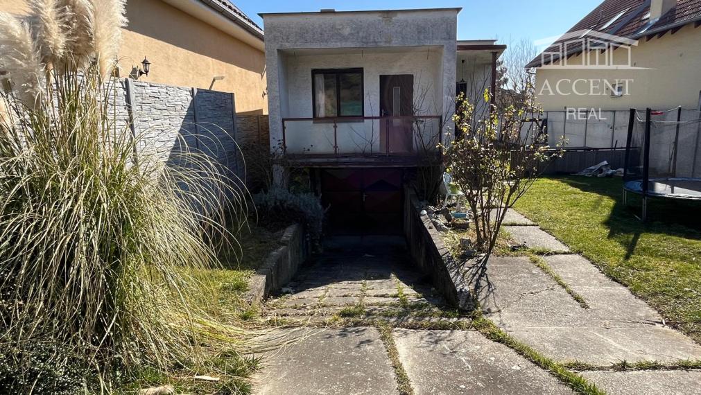 PEKNÝ STAVEBNÝ POZEMOK (486M2) VO VRAKUNI  -  MAJERSKÁ