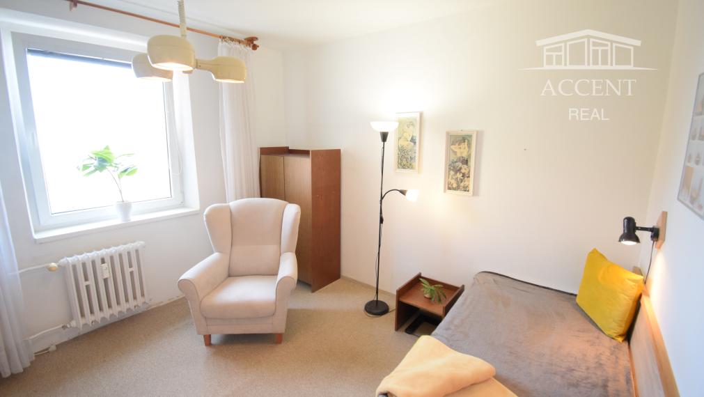 PRENÁJOM IZBY V 3 IZBOVOM BYTE NA AZALKOVEJ ULICI